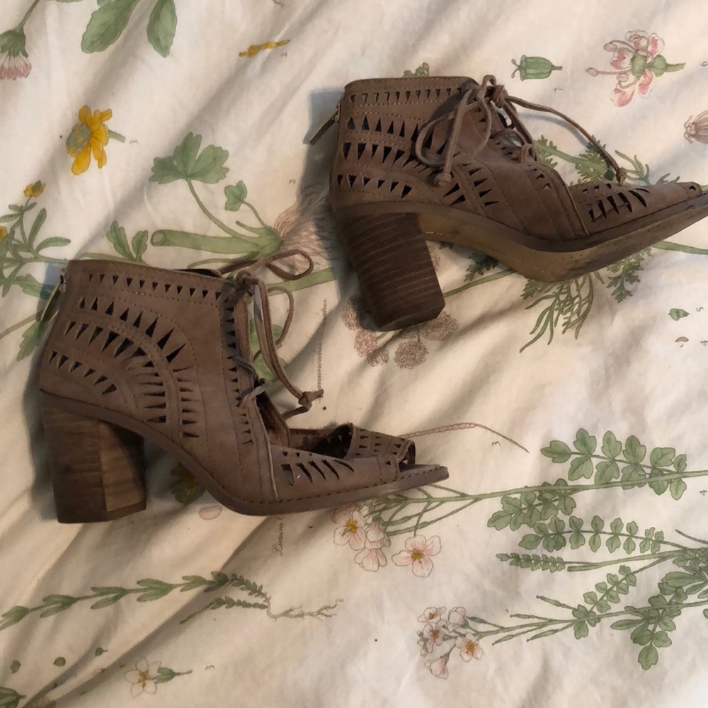 Vince Camuto lace up block heel